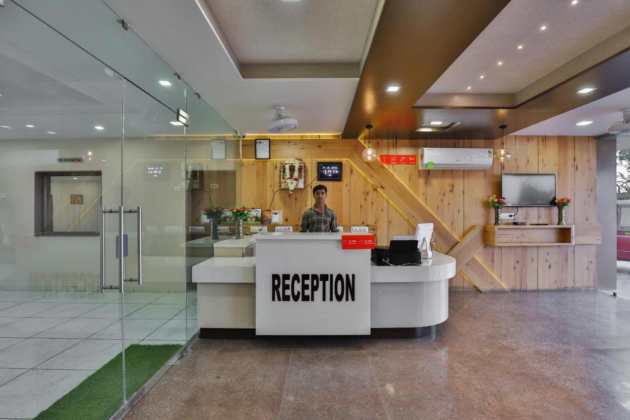 Oyo 26621 Hotel Tulsi Residency Jāmnagar Esterno foto